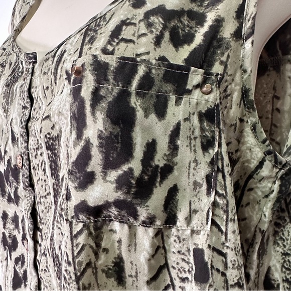 Eage Olive Green & Black Sleeveless Top - Picture 3 of 10